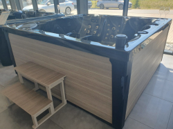 Vírivka Everest - vystavený model capuccino s hnedou bočnicou